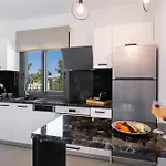 Vardas Luxury Apartamento